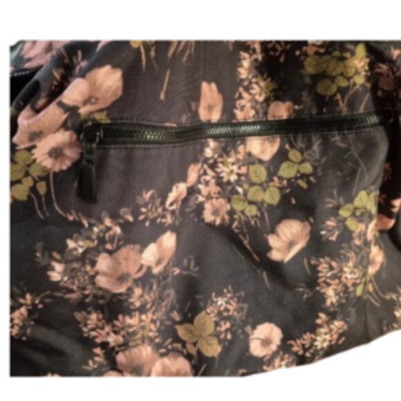 Mossimo Floral Weekender Bag - Picture 7 of 9